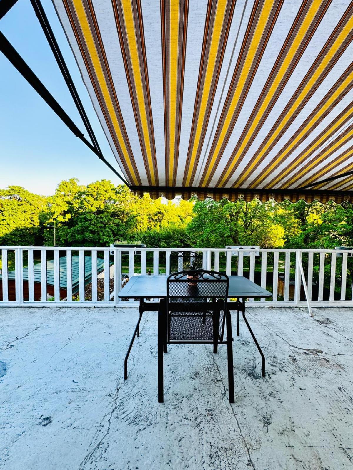 Spacious 6br Shared With Garden Near Danube For 16 Guests Apartamento *