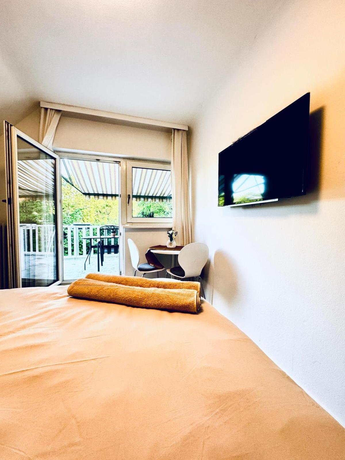 Spacious 6br Shared With Garden Near Danube For 16 Guests Apartamento