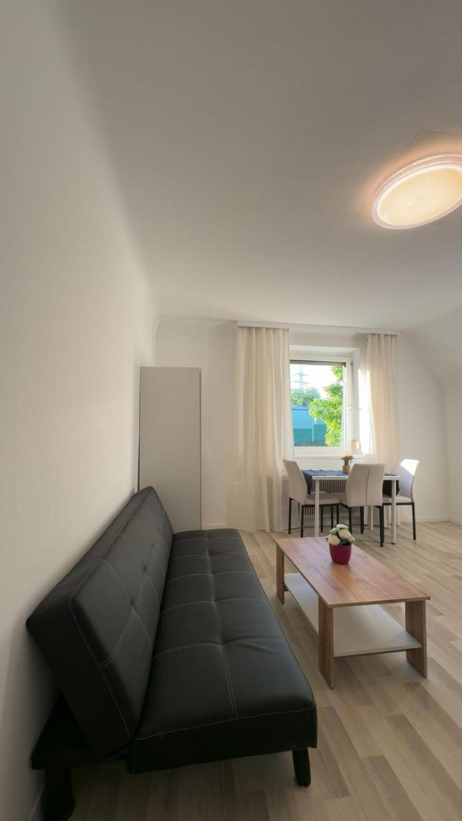 Spacious 6br Shared With Garden Near Danube For 16 Guests Apartamento