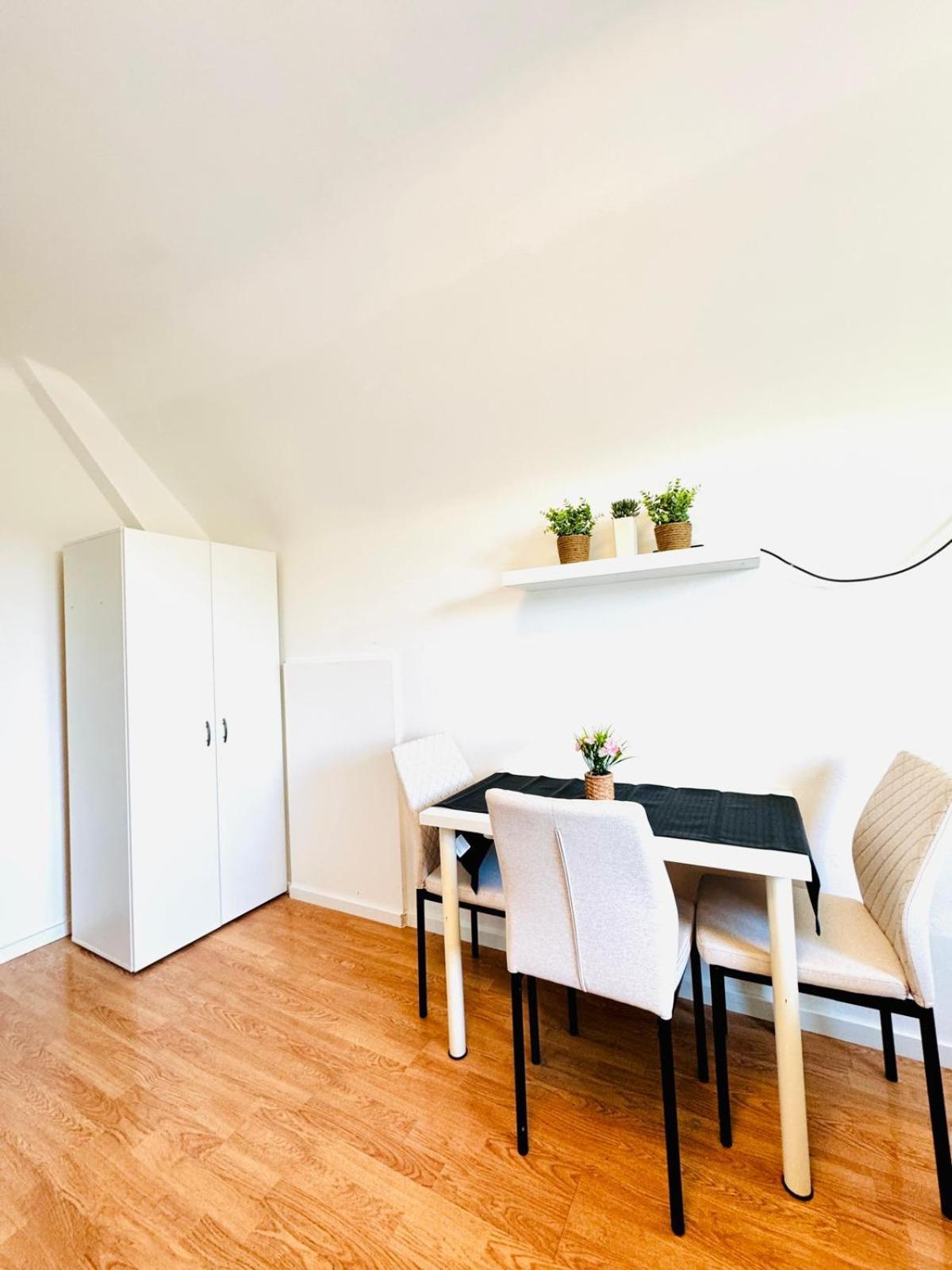 Spacious 6br Shared With Garden Near Danube For 16 Guests Apartamento