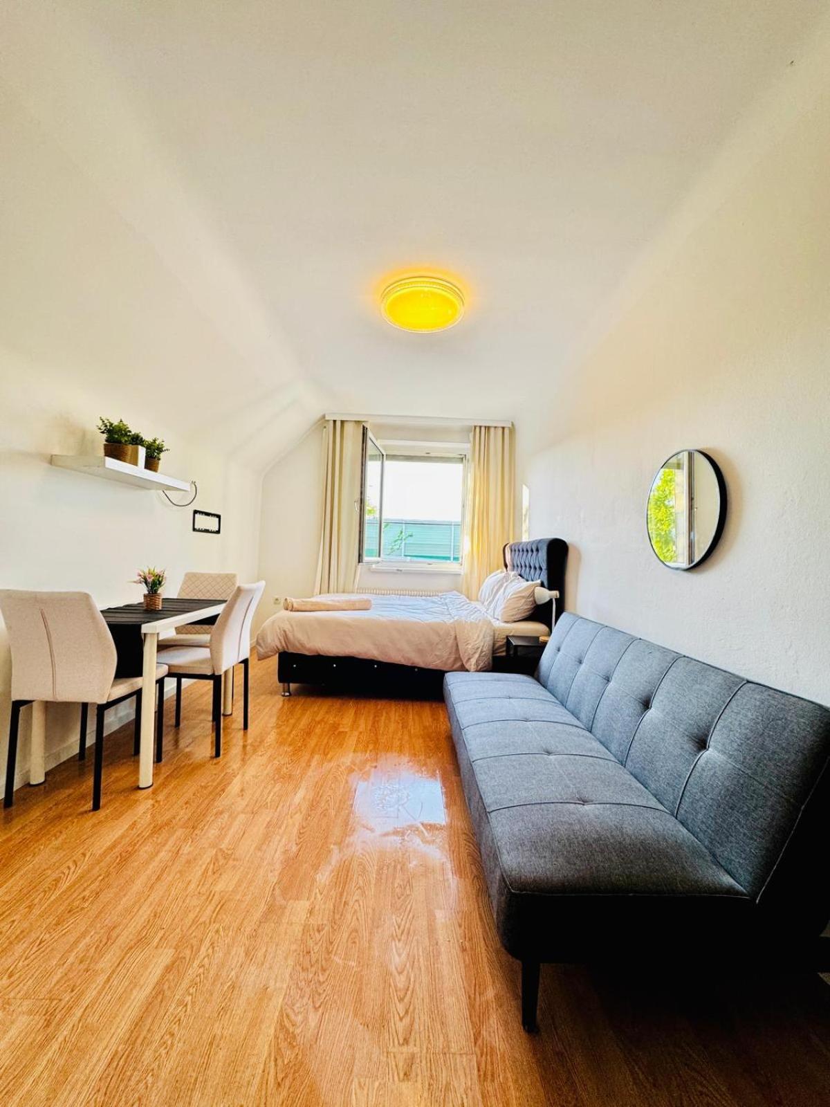 Spacious 6br Shared With Garden Near Danube For 16 Guests Apartamento *