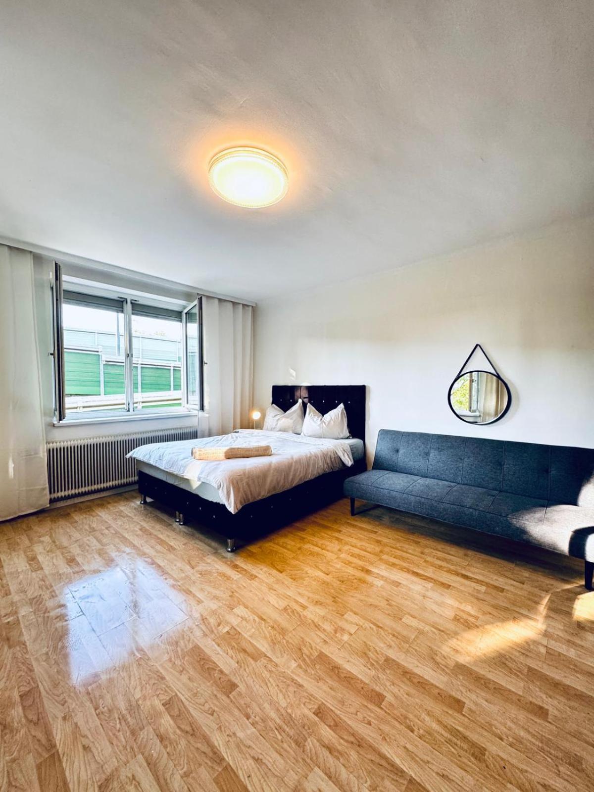 Spacious 6br Shared With Garden Near Danube For 16 Guests Apartamento