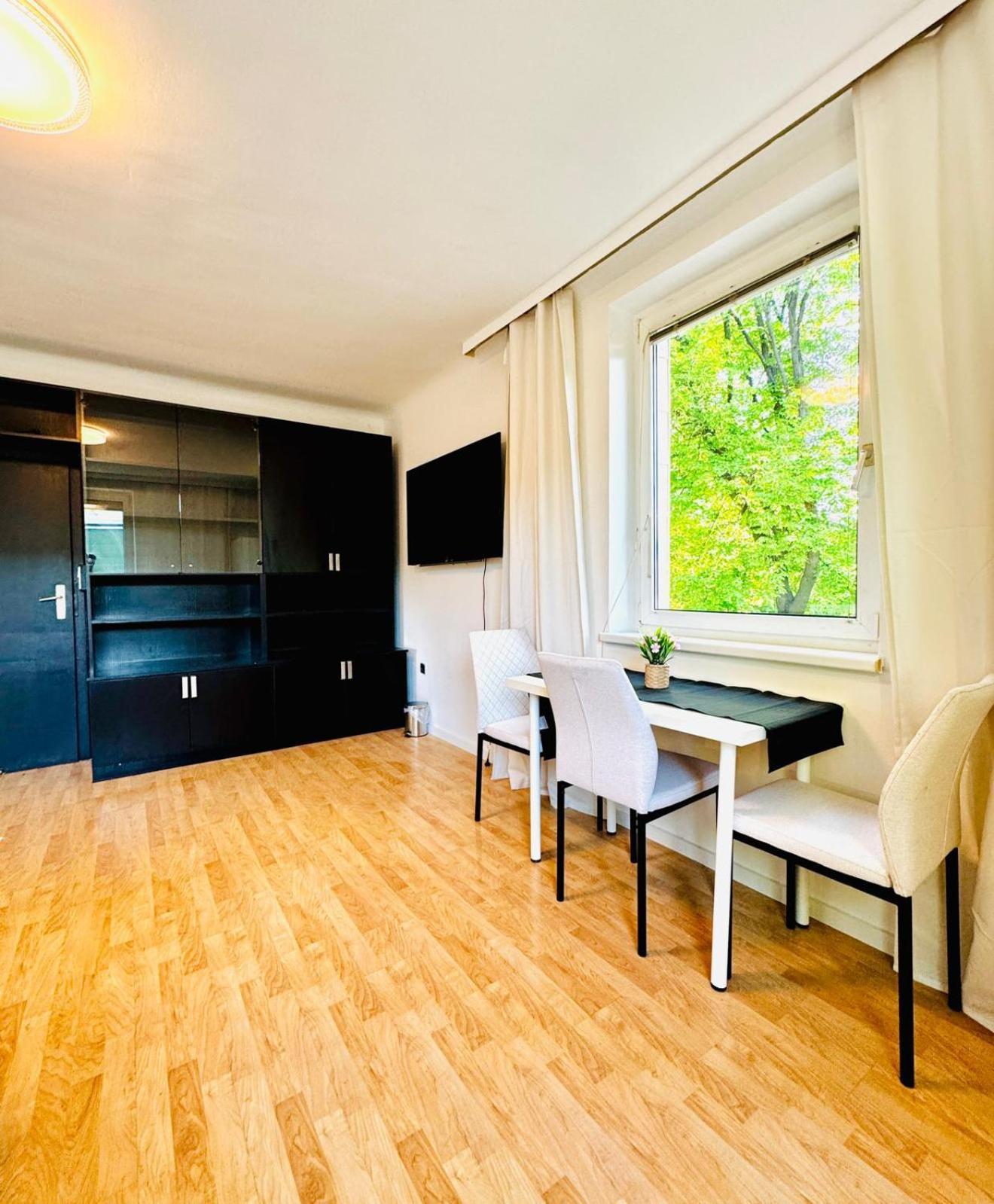 Spacious 6br Shared With Garden Near Danube For 16 Guests Viena