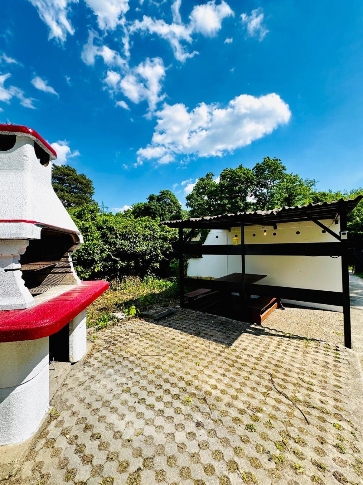 Spacious 6br Shared With Garden Near Danube For 16 Guests Apartamento *
